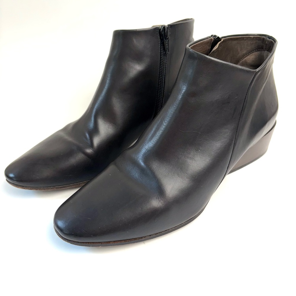 COCLICO Leather Ankle Booties (Size 38/7)